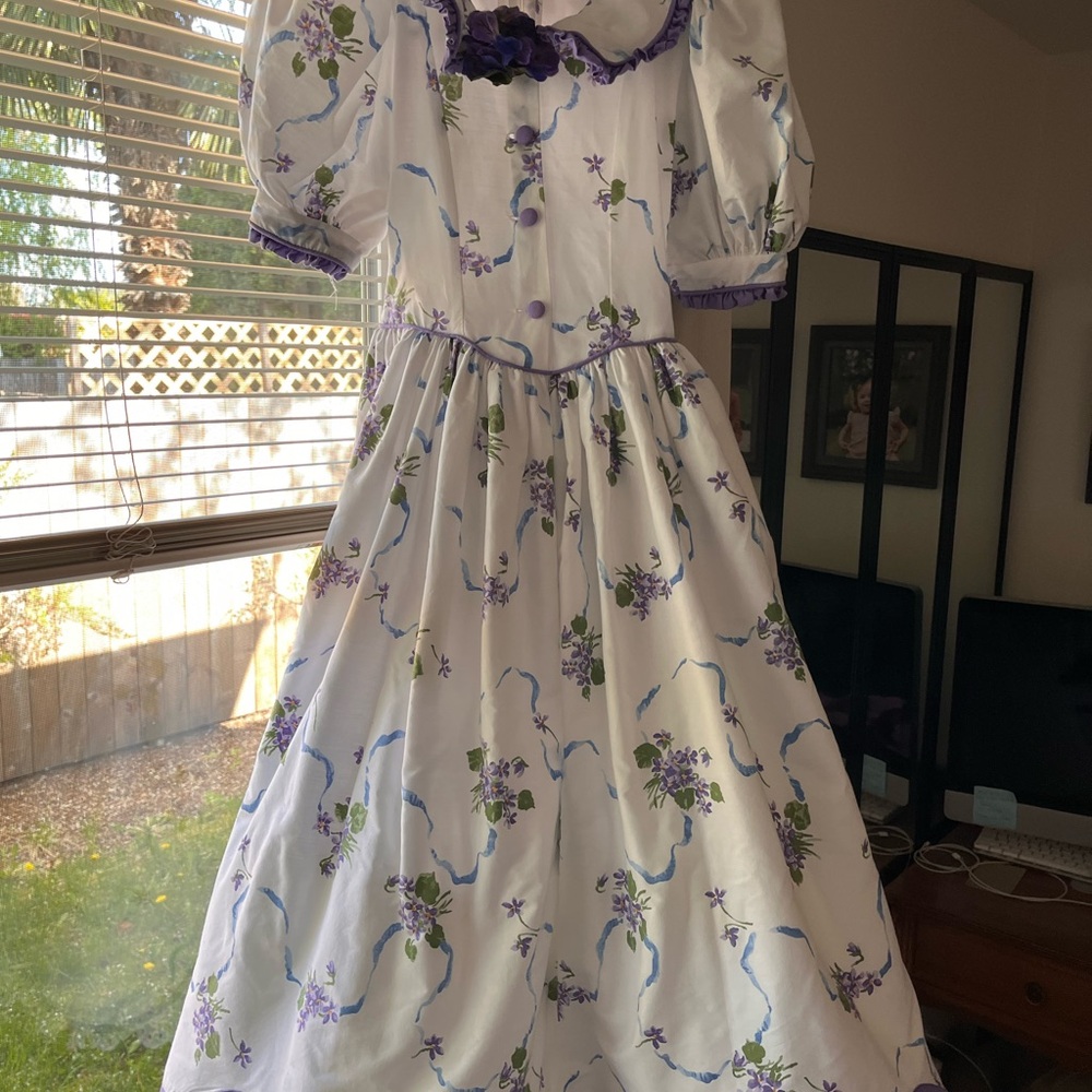 Vintage 90s Daisy Kingdom Floral White and Purple Dress